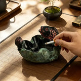 Cendrier carpe de jardin pour fumeur