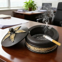 Cendrier couvercle officier en décoration