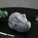 Cendrier crocodile en décoration