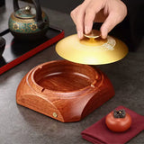 Cendrier en bois avec couvercle ouvert