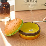 Cendrier hamburger et une cigarette