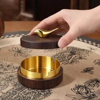 Cendrier plume d'Or et son couvercle pour fumeur