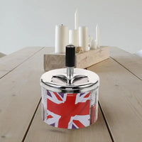 Cendrier poussoir United Kingdom sur une table