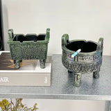 Cendrier trépied en décoration